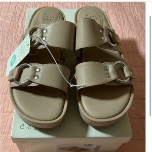 NWT A New Day ladies taupe wedge sandals size 8 1/2